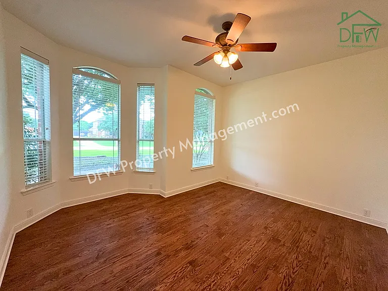 1205 Golden Gate Dr — Photo 29