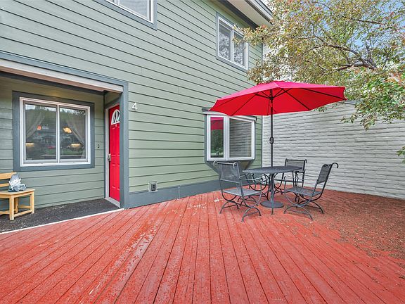 2nd image of 4 Redwood Court