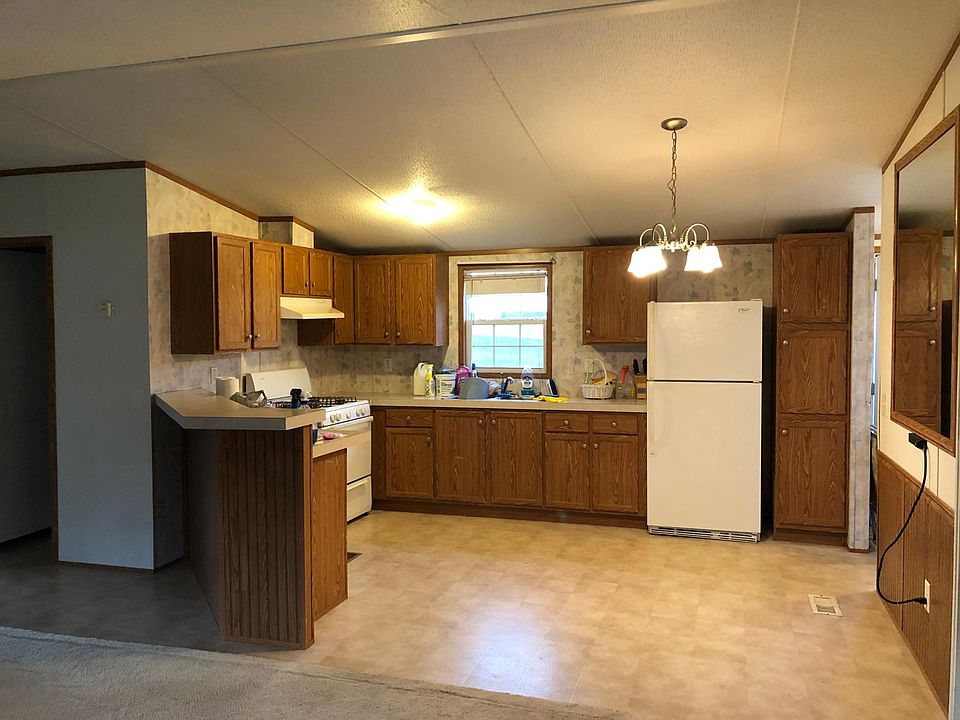 2nd image of 275 Hollow Rd