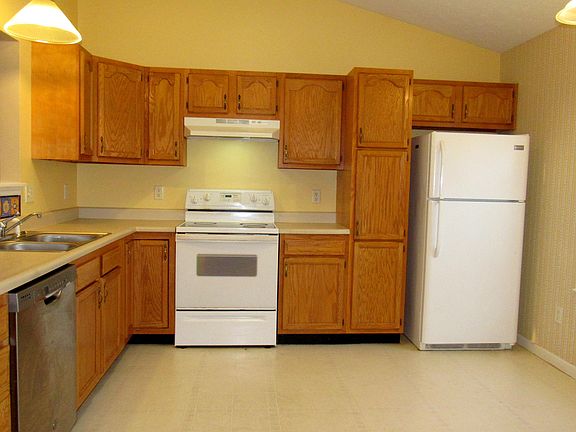 5th image of 2321 Girard Ln W