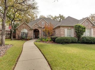 8712 Racquet Club Dr, Fort Worth, TX 76120