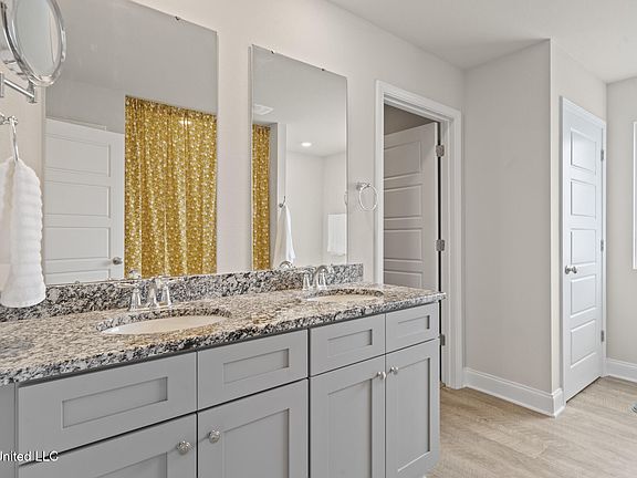 5th image of 18535 Elkwood Dr