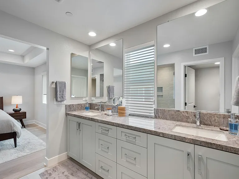 2906 Foundry Ct — Photo 37