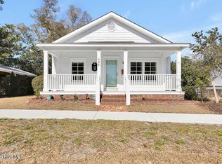 424 W West St, Southport, NC 28461