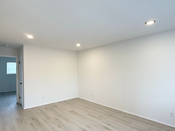 4th image of 1227 Valerian Ct #4
