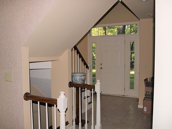 4th image of 835 Midwest Trail Ct N
