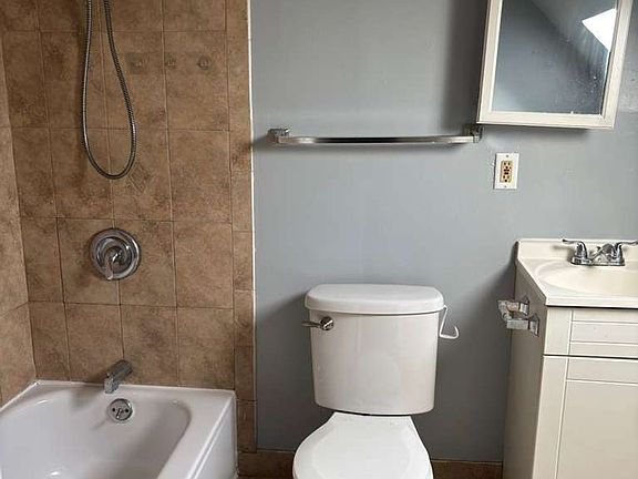 5th image of 403 Ellison St