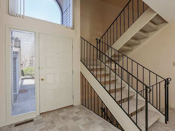 5th image of 1206 Saint Clair Ave