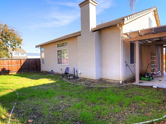 2nd image of 2906 Dixon Ct