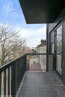 Rented by Venn NY Inc | media 18