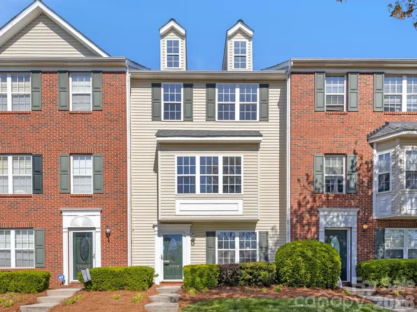 16209 Peachmont Dr, Cornelius, NC 28031