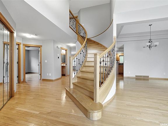 4th image of 9382 Wascana MEWS