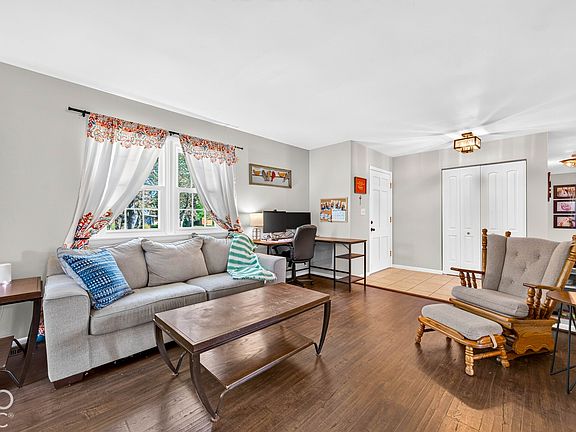 5th image of 1080 Holly Dr