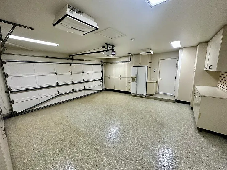 1070 Granville Dr — Photo 29