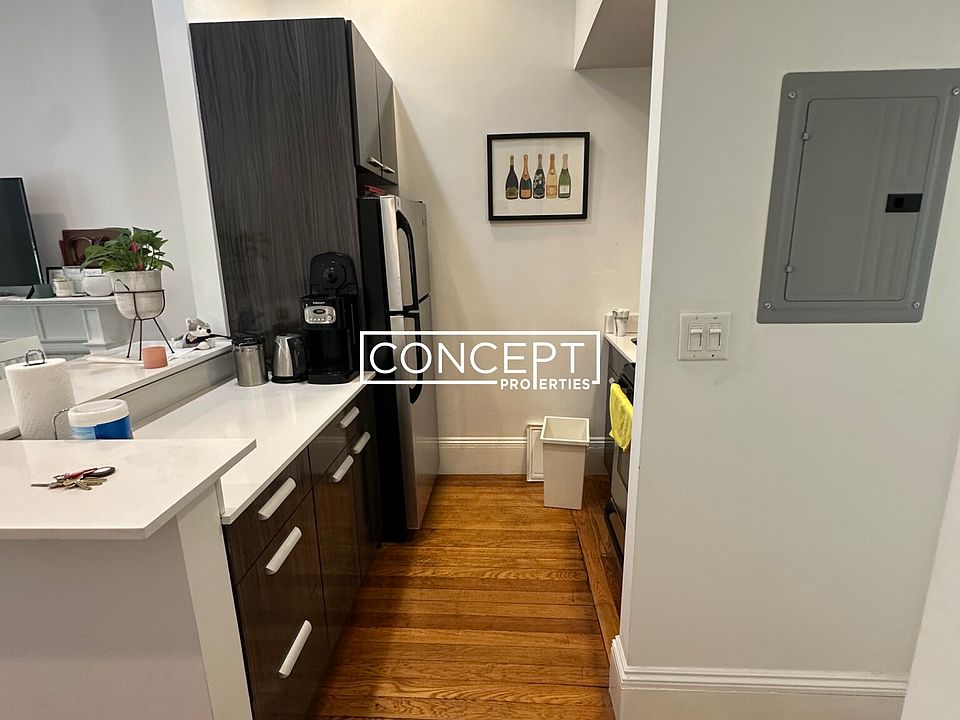 1st image of 379 Commonwealth Ave APT 4
