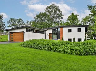 1 Wedgewood Ln, Saint Louis, MO 63141