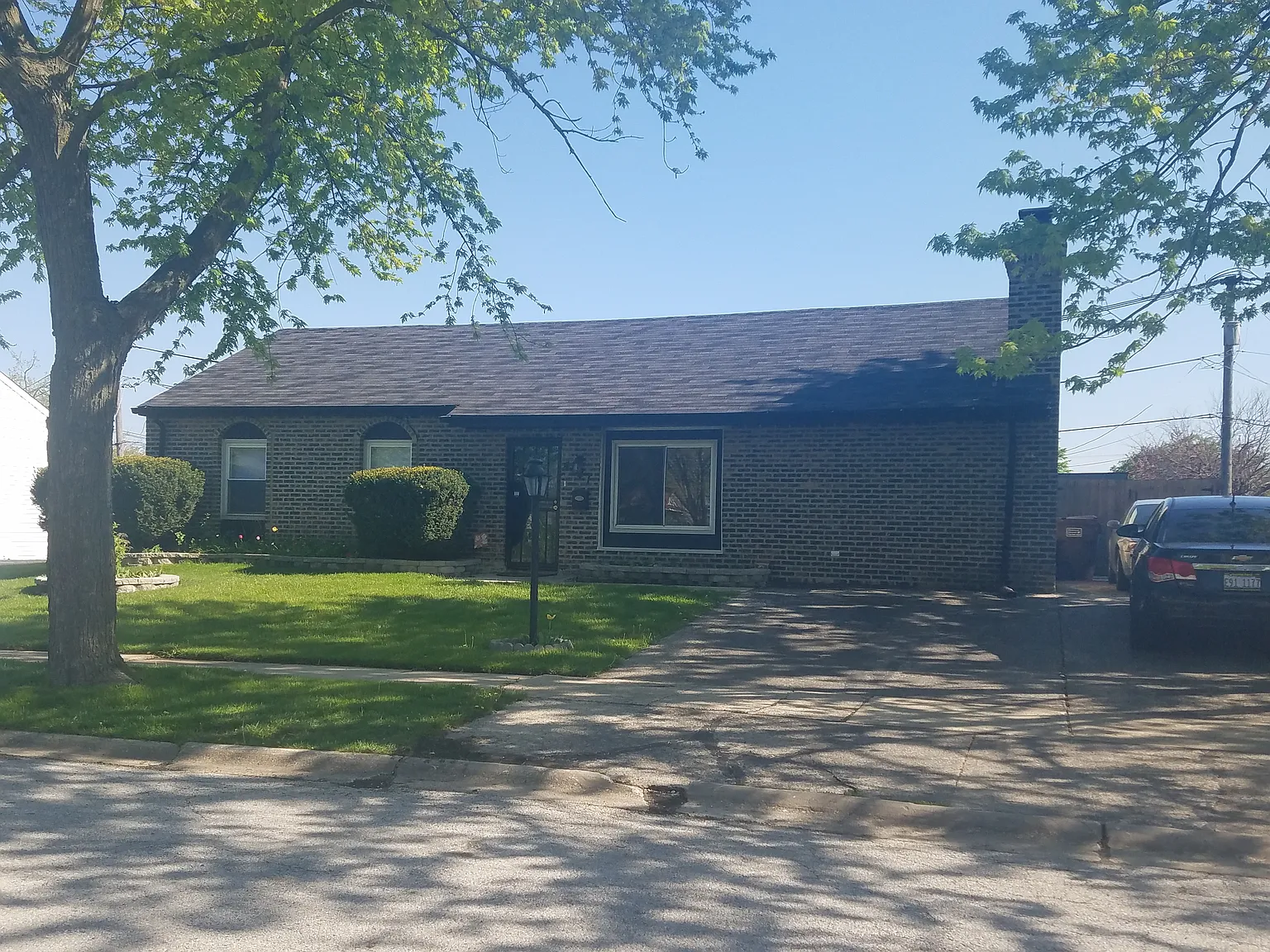 4741 Laurel Dr photo 1