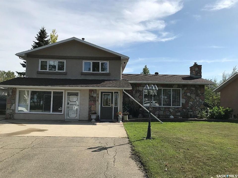 1st image of 484 Stewart STREET