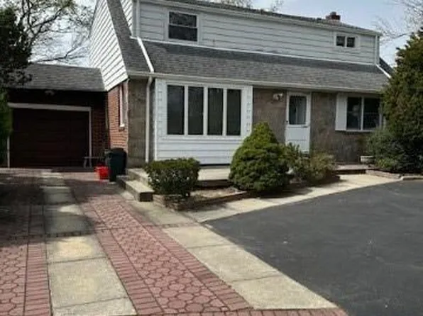 605 Bauer Ct, Elmont, NY 11003