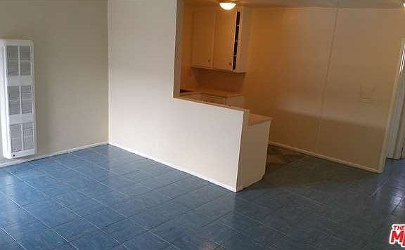 2nd image of 617 W Century Blvd