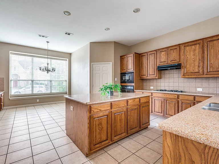8701 Mandevilla Dr — Photo 14