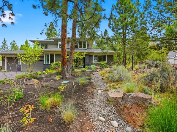 2966 NW Meldrum Ct, Bend, OR 97703