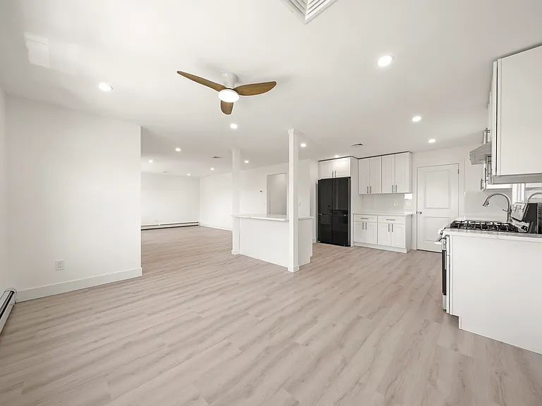 432 Oak St #2 — Photo 8