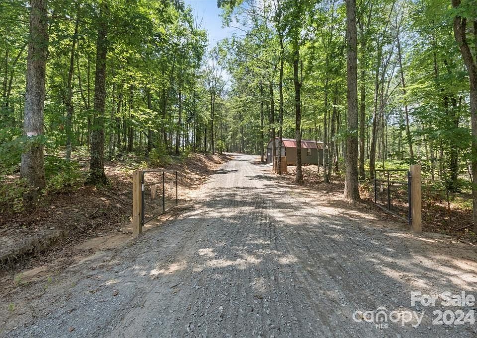 2nd image of 1207 Painters Gap Rd #4C