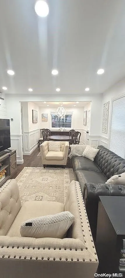 4 bed, 2.0 bath, 900 sqft, $4,950 — Photo 1