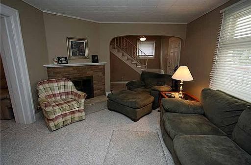 3rd image of 906 Caldwell St