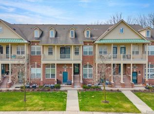 466 Old Pine Way, Walled Lake, MI 48390
