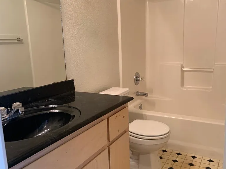 2802 Edgefield St — Photo 11