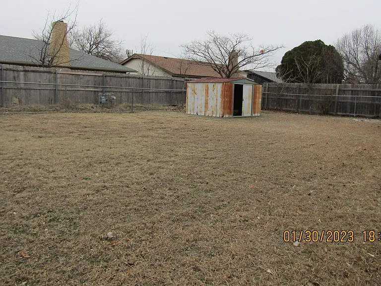 7008 NW Kingsbury Ave — Photo 23