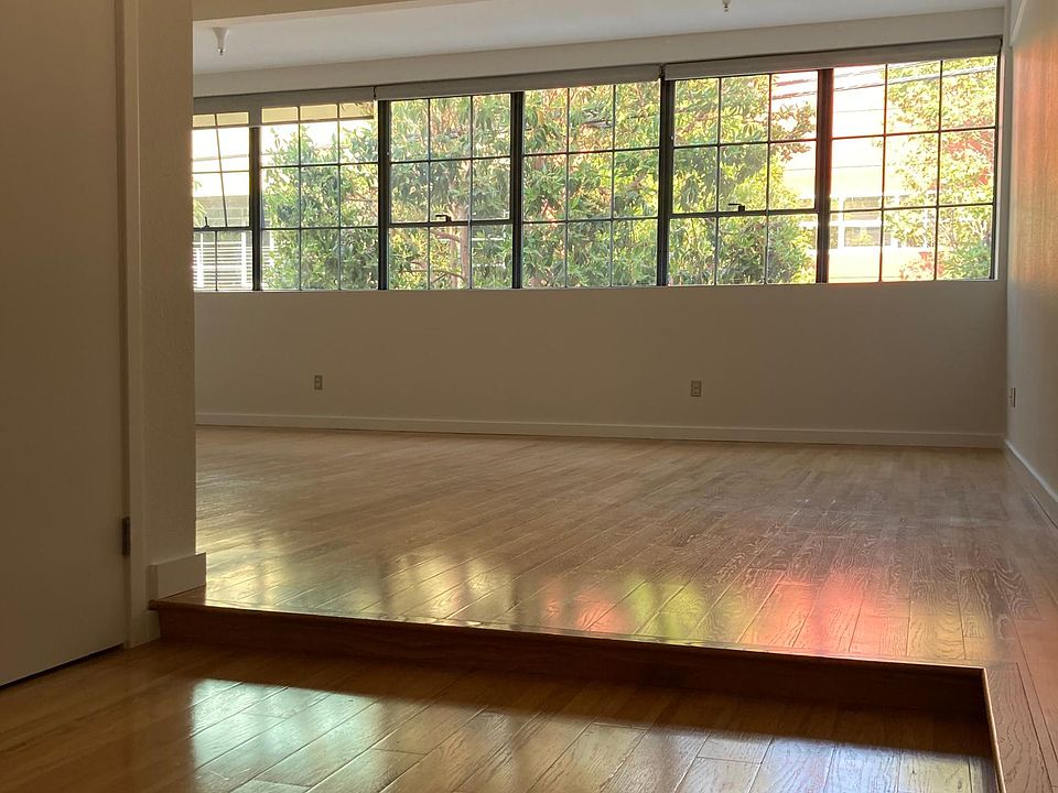 Open floorpan loft, this photo is later in day. Lovely sun throughout.