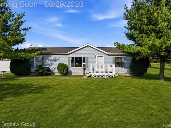 5189 Webster Rd, Flint, MI 48504
