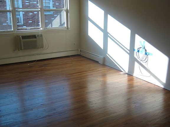 2nd image of 35 Park Ave APT 4