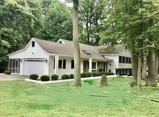 2369 Paddock Ln, Reston, VA 20191