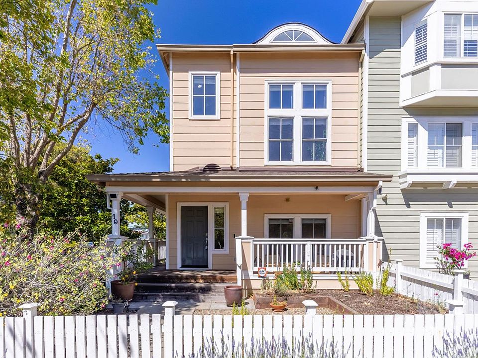 1st image of 10 Creekside Ln