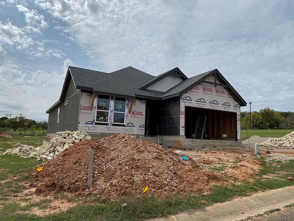 1st image of 303 Winston Dr.