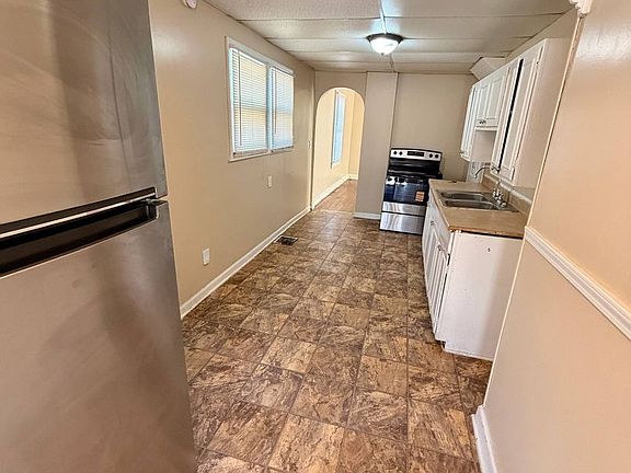 3rd image of 210 N Ash Ave