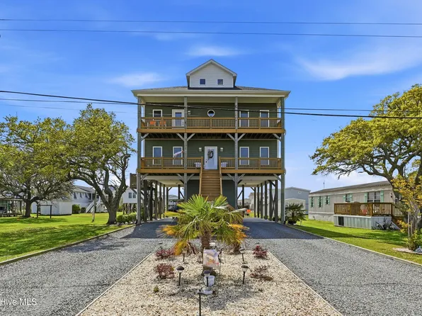 9021 W 9th Street, Surf City, NC 28445