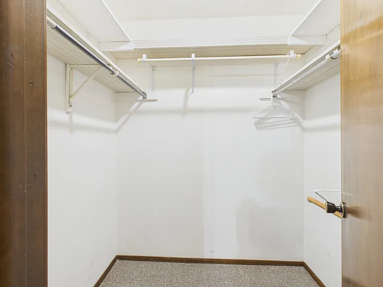 706 Elizabeth Dr — Photo 22