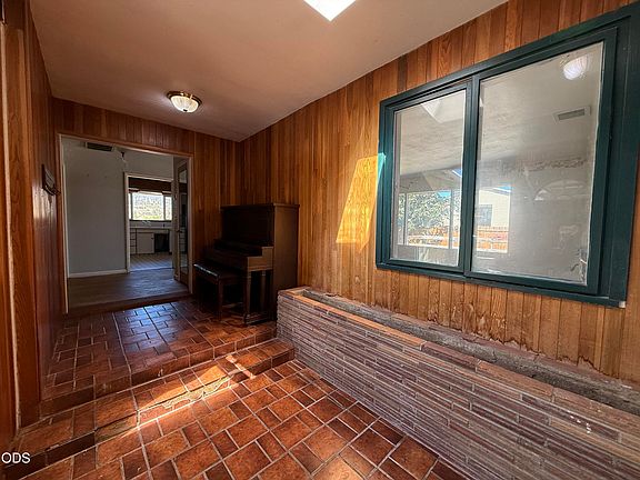 3rd image of 705 Doty St