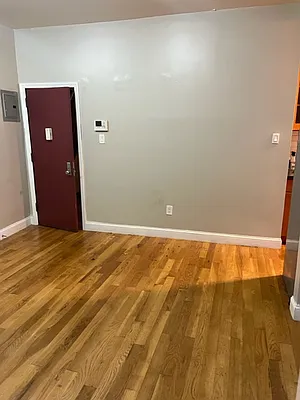 Rented by Alexander Bilu, LREB | media 12