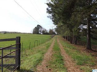 818 Ready Section Rd, Hazel Green, AL 35750