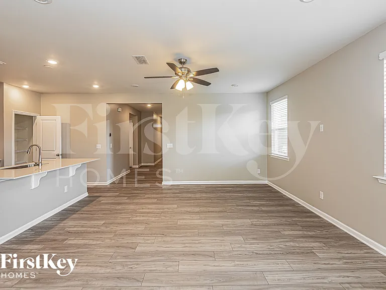 1508 Underbrush Dr — Photo 3