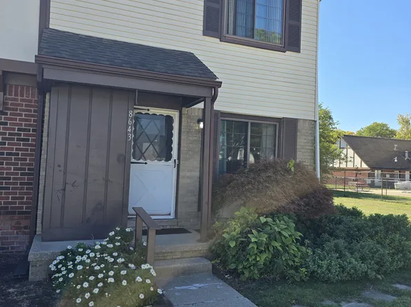 8643 Hickory Dr, Sterling Heights, MI