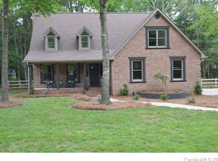 2719 Foxwood Rd, Charlotte, NC 28226