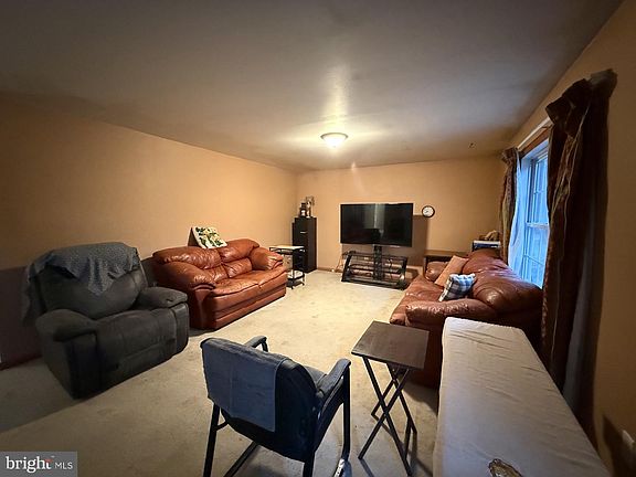 2nd image of 10374 Tower Rd