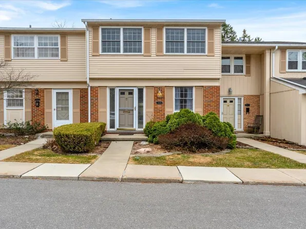 1613 Brentwood Dr, Troy, MI 48098